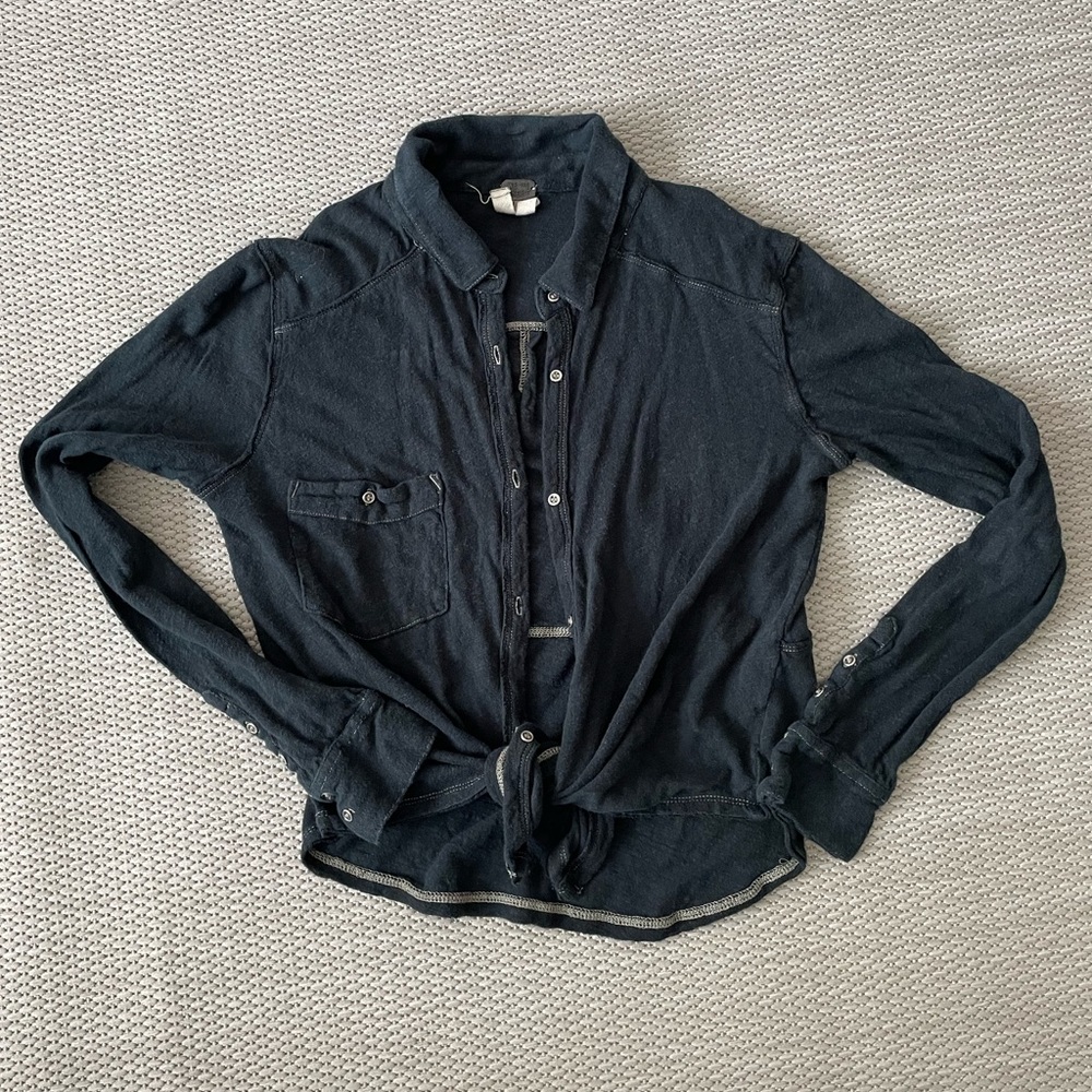 We The Free t-shirt style button down shirt Size M